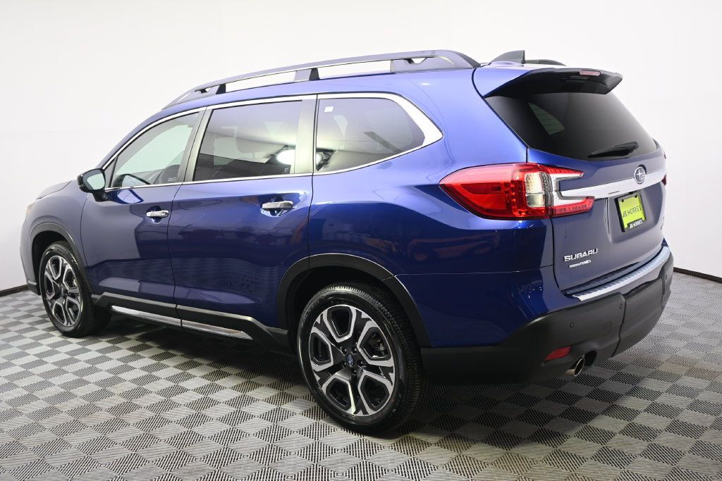 Used 2026 Subaru Ascent Touring AWD/4WD image 3
