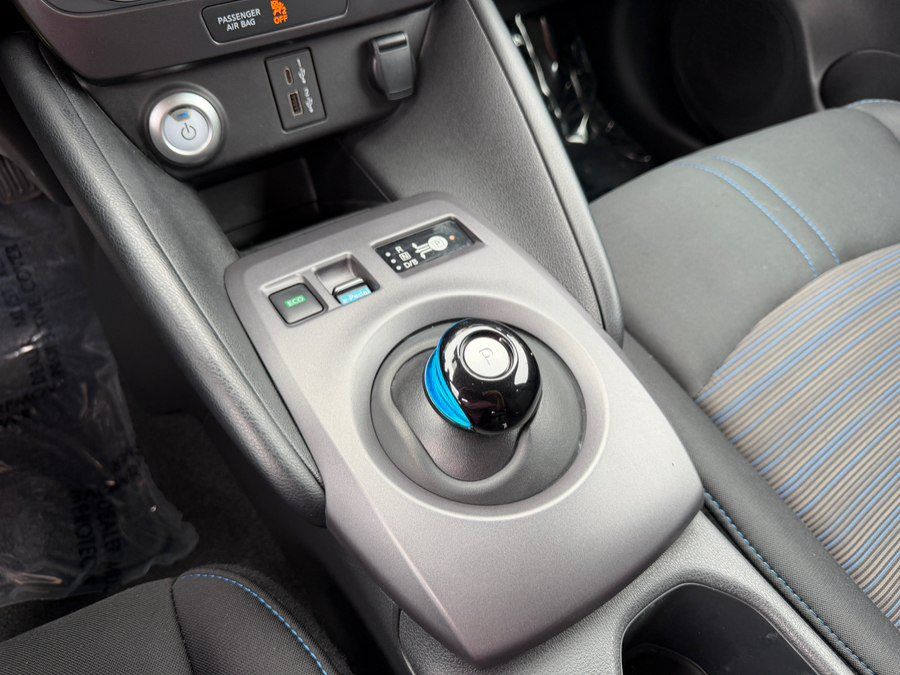 Used 2025 Nissan Leaf S FWD image 24