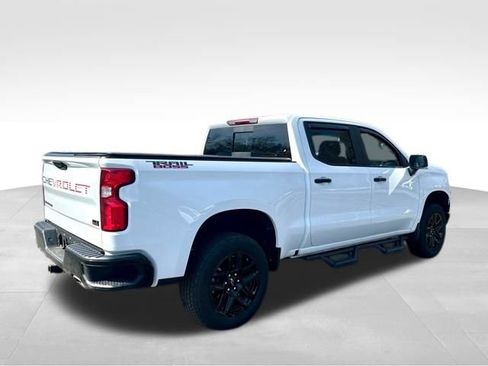 Used 2025 Chevrolet Silverado 1500 LT Trail Boss w/ Convenience Package II image 7