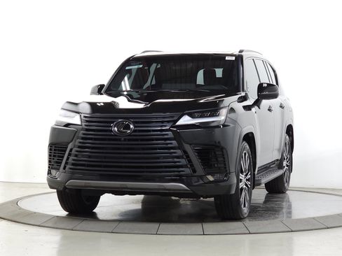 Used 2023 Lexus LX 600 4WD w/ Appearance Package image 3