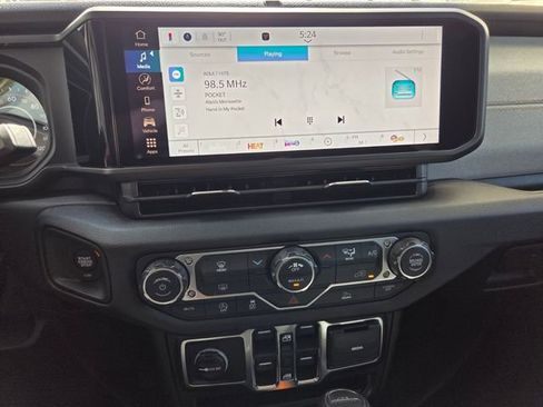 New 2026 Jeep Gladiator Sport image 23