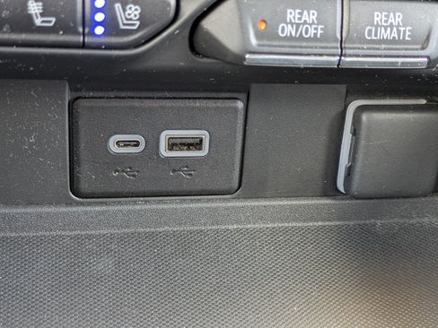 Used 2023 Chevrolet Tahoe Premier RWD image 30