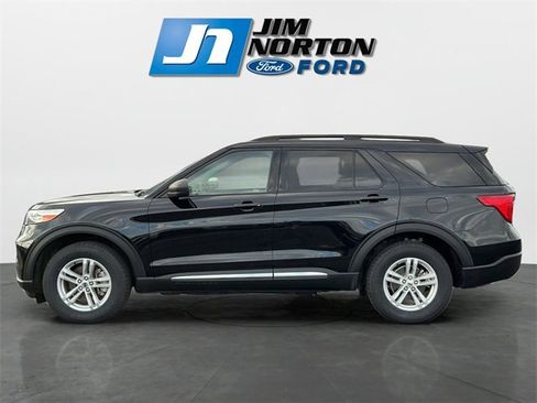 Used 2022 Ford Explorer XLT w/ Equipment Group 202A image 6