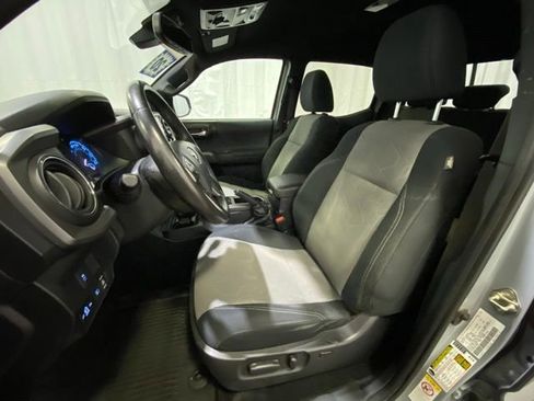 Certified 2020 Toyota Tacoma TRD Off-Road w/ Technology Package image 10