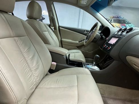 Used 2011 Nissan Altima 3.5 SR w/ 3.5SR Premium Pkg FWD image 25