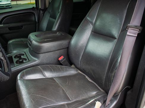 Used 2013 Chevrolet Silverado 3500 LTZ AWD/4WD image 15