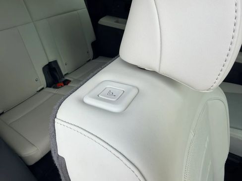 Used 2025 Hyundai Santa Fe Calligraphy image 21