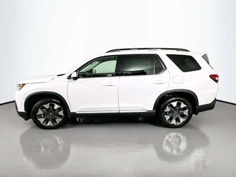 New 2026 Honda Pilot Touring image 4
