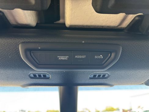 Used 2023 Jeep Wrangler Sport image 31