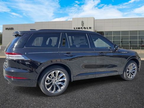 New 2026 Lincoln Aviator AWD image 3
