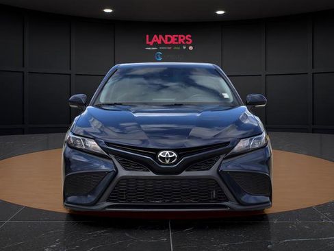 Used 2021 Toyota Camry SE w/ Convenience Package image 7