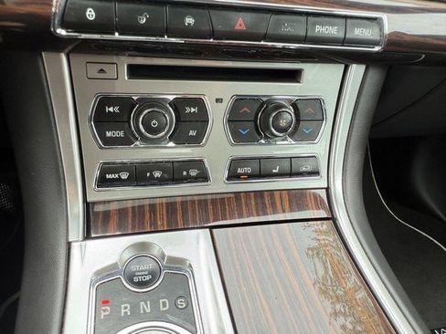 Used 2014 Jaguar XF 3.0 image 34