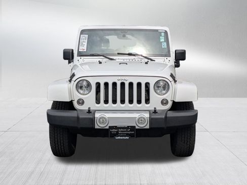 Used 2015 Jeep Wrangler Unlimited Sahara w/ Dual Top Group AWD/4WD image 2