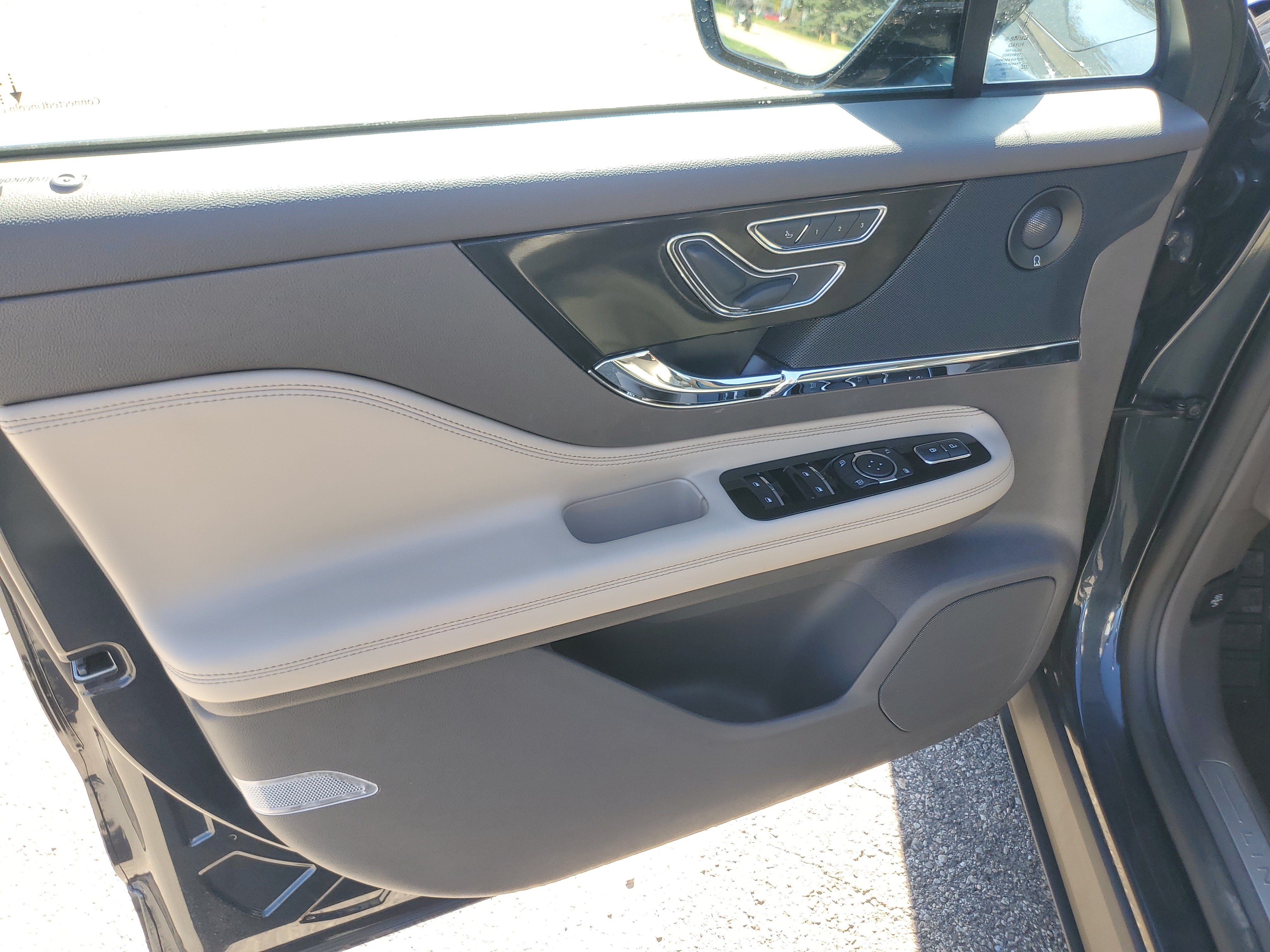 Certified 2021 Lincoln Corsair Reserve AWD/4WD image 10