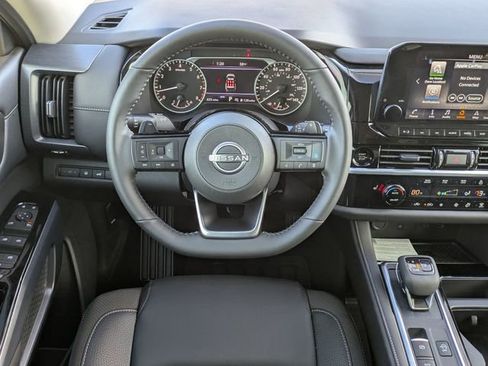 New 2025 Nissan Pathfinder SL w/ Lighting Package (N92) image 17