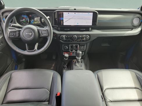 Used 2025 RAM 1500 Limited AWD/4WD image 7