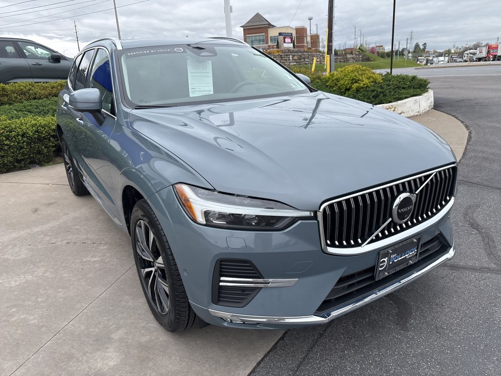 Certified 2023 Volvo XC60 B5 Plus w/ Climate Package AWD/4WD image 4