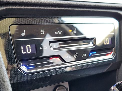 New 2025 Volkswagen Taos SEL image 13