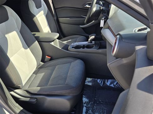 Used 2024 Chevrolet Trax RS w/ Driver Confidence Package image 16