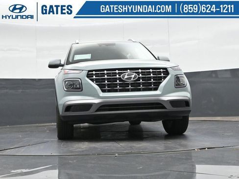 New 2025 Hyundai Venue SEL image 36