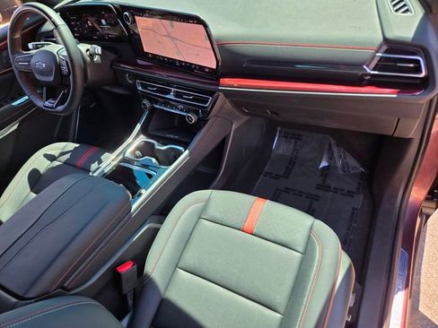 Used 2026 Chevrolet Traverse RS w/ LPO, Floor Liner Package FWD image 22