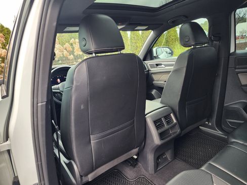 Used 2022 Volkswagen Atlas Cross Sport SEL R-Line image 7