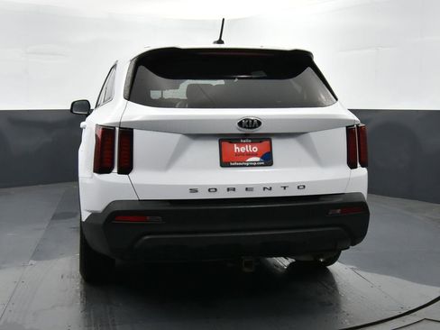 Used 2021 Kia Sorento LX image 31