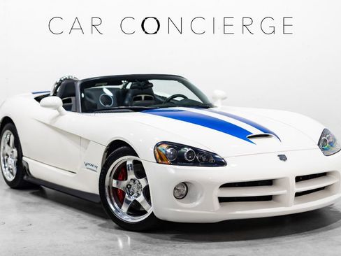 Used 2005 Dodge Viper SRT-10 image 3