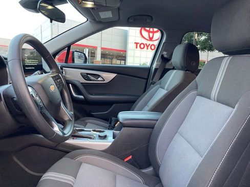 Used 2025 Chevrolet Blazer LT image 9