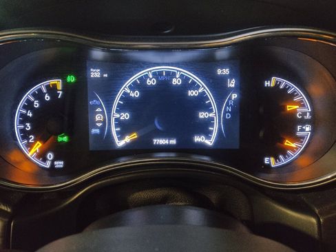 Used 2018 Jeep Grand Cherokee Limited image 23