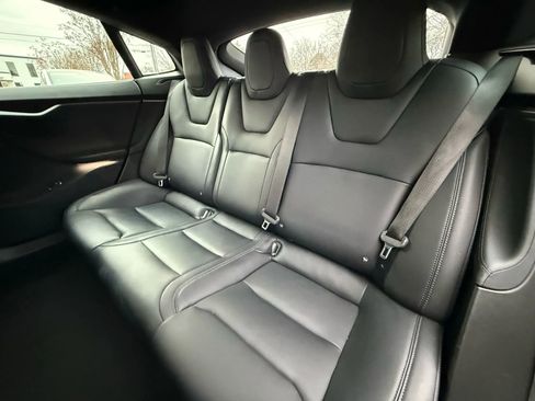 Used 2020 Tesla Model S Long Range Plus image 17