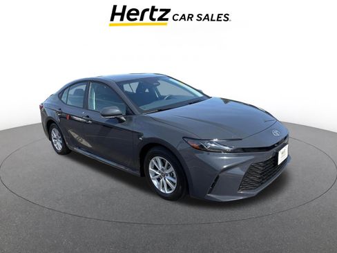 Used 2025 Toyota Camry LE image 1