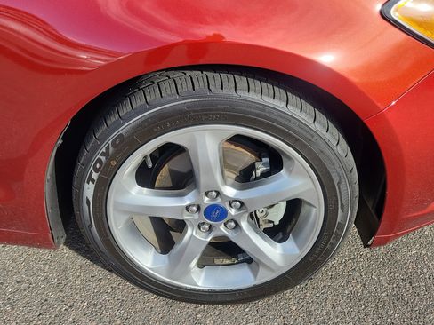 Used 2014 Ford Fusion SE image 8