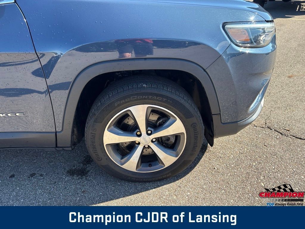 Used 2022 Jeep Cherokee Limited w/ Sun & Sound Group AWD/4WD image 35