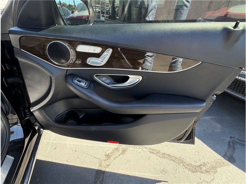 Used 2019 Mercedes-Benz C 300 Sedan image 23