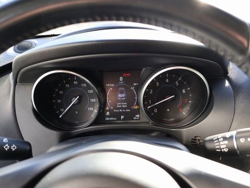 Used 2017 Jaguar F-PACE Prestige image 31