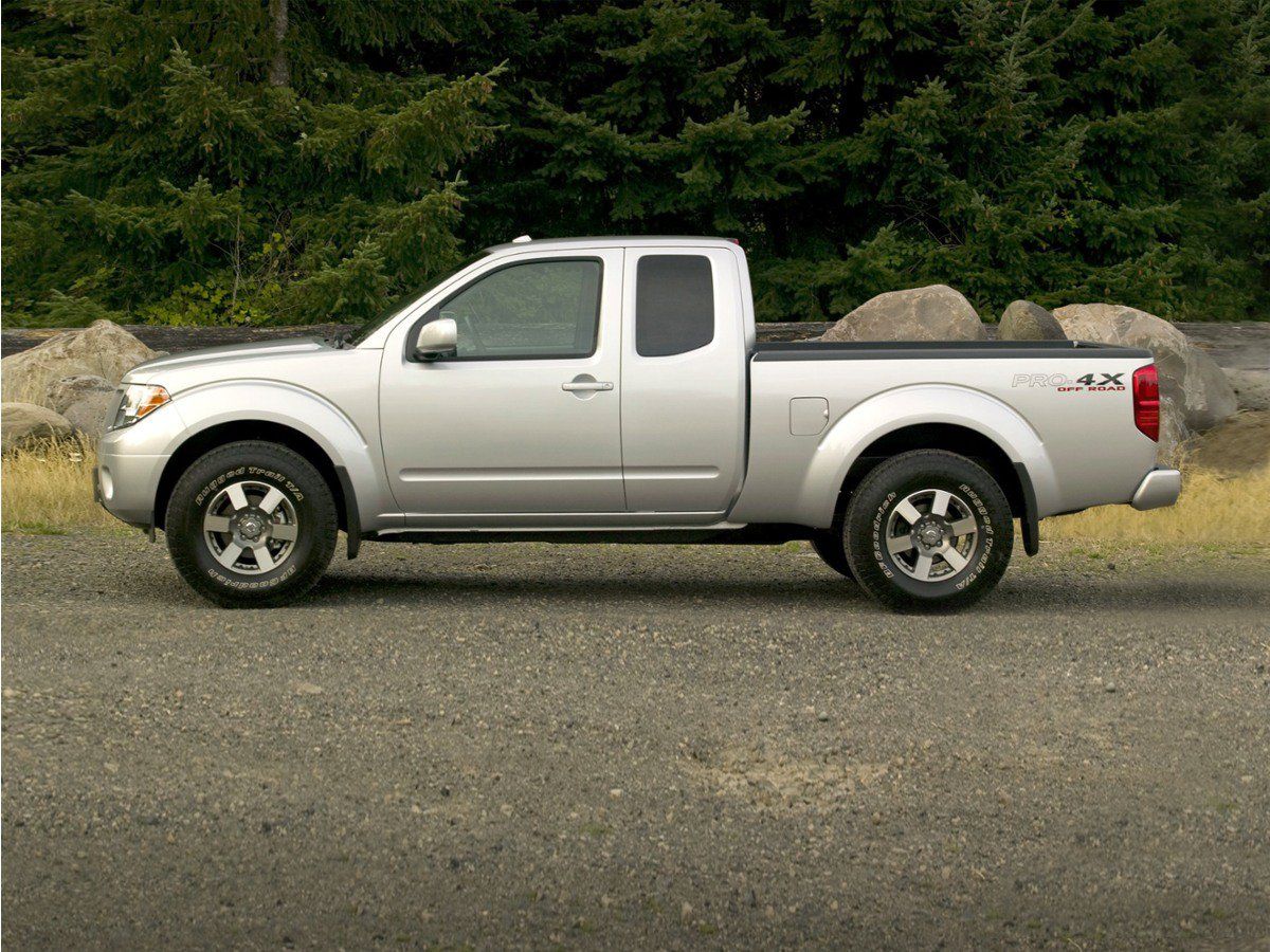 Used 2010 Nissan Frontier LE w/ Tow Hitch Pkg RWD image 1