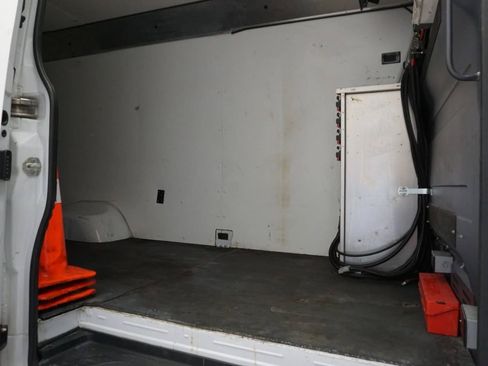 Used 2019 Freightliner Sprinter 170 Cargo RWD image 18