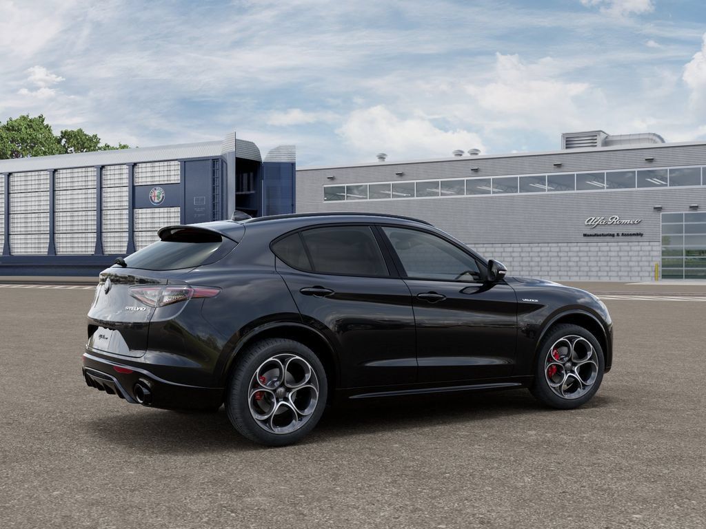New 2026 Alfa Romeo Stelvio Sprint AWD/4WD image 4