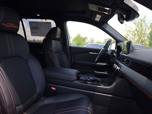 New 2025 Honda Pilot TrailSport image 37