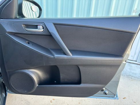 Used 2013 MAZDA MAZDA3 i SV image 33