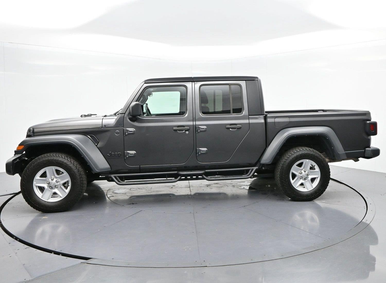 Used 2023 Jeep Gladiator Sport AWD/4WD image 4