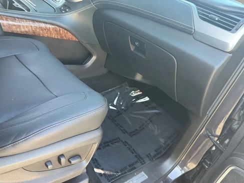 Used 2018 Chevrolet Tahoe Premier RWD image 40