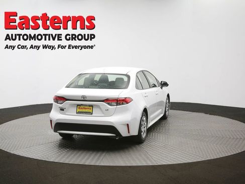 Used 2022 Toyota Corolla LE image 38