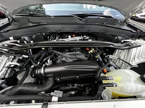 Certified 2025 Ford Explorer ST-Line AWD/4WD image 33