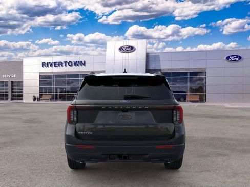 New 2026 Ford Explorer Active RWD image 5