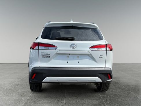 Used 2023 Toyota Corolla Cross LE w/ Moonroof Package AWD/4WD image 5