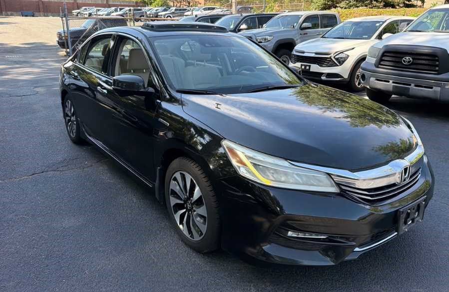 Used 2017 Honda Accord Touring image 3