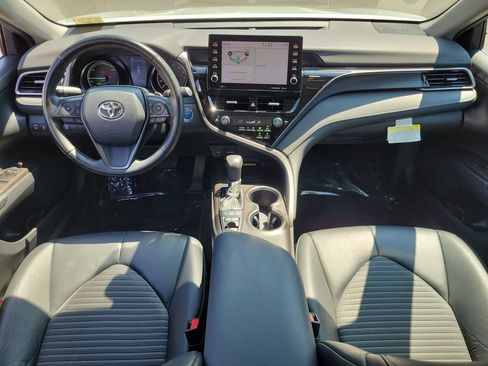 Used 2022 Toyota Camry SE w/ Audio Upgrade Package FWD image 13