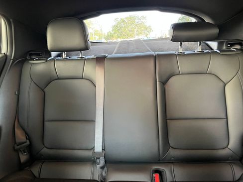 Used 2025 Buick Envista Sport Touring image 38